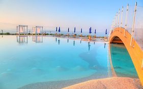19 Resort